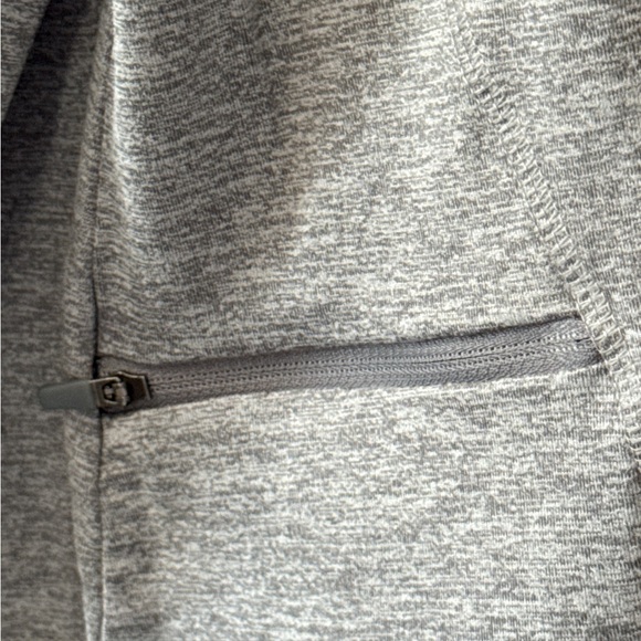 Women’s Nike Quarter Zip Grey Pullover Athletic Top with Thumbholes, Size 1X. - Picture 8 of 13